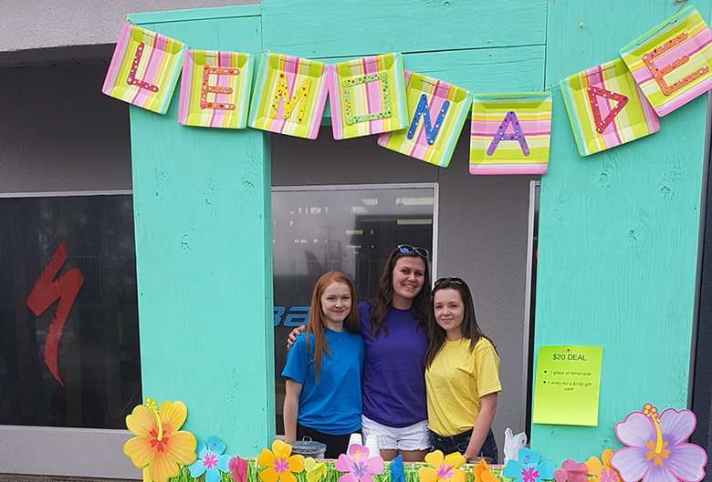 girls at lemonade stand